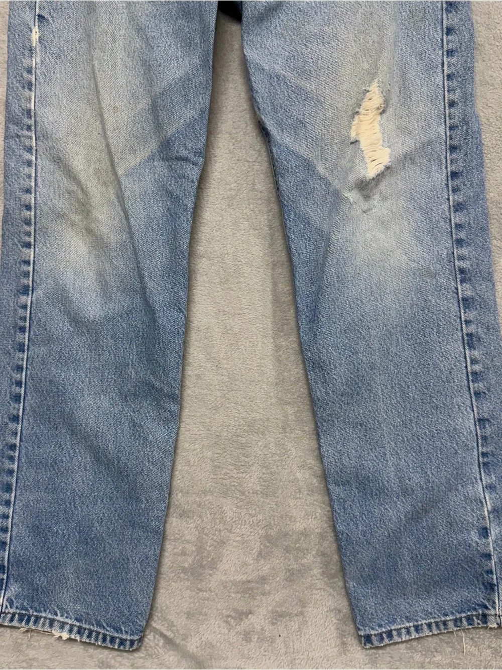 Vtg Carhartt Jeans Men 33x33 B160 D9T Relaxed Fit Distressed Denim Medium Wash